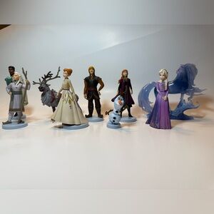Disney Frozen II 2 Deluxe Figurine Set Lot of 9 Elsa Anna Kristoff Olaf + Others